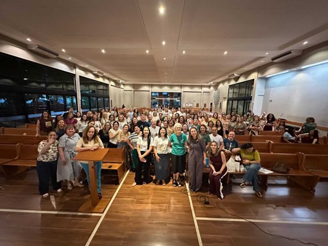 Ir. Valdete assessora formação sobre Nossa Senhora em Teresina